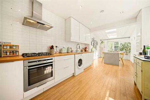 2 bedroom terraced house for sale, Old Ford Road, London E2