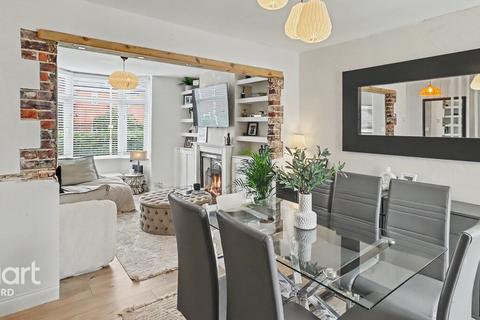 3 bedroom terraced house for sale, Beaver Road, Ashford