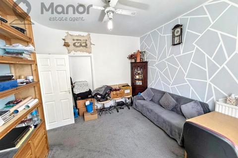 4 bedroom terraced house to rent, Seventh Avenue, Manor Park, E12 5JL
