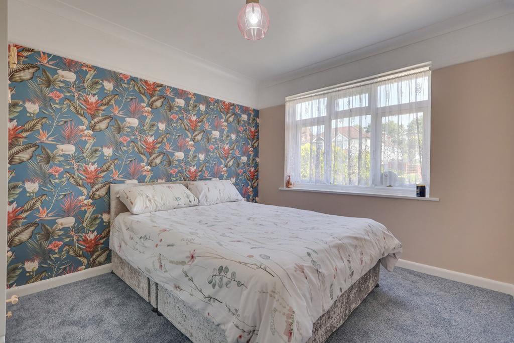 Portsmouth Road, Woolston - View 5