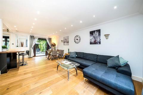 3 bedroom semi-detached house for sale, Simms Road, London SE1