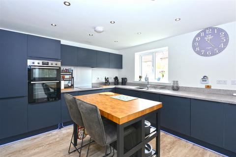 5 bedroom detached house for sale, Picton Drive, Weir Hill, Shrewsbury
