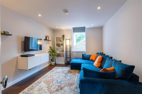 2 bedroom flat for sale, High Street, Perth