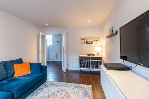 2 bedroom flat for sale, High Street, Perth