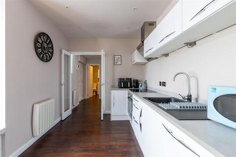 2 bedroom flat for sale, High Street, Perth