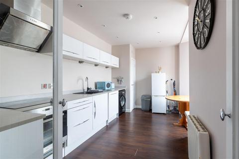 2 bedroom flat for sale, High Street, Perth