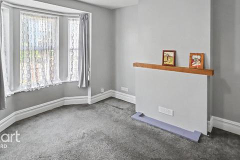 3 bedroom end of terrace house for sale, Beaver Road, Ashford