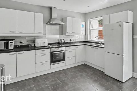 3 bedroom end of terrace house for sale, Beaver Road, Ashford