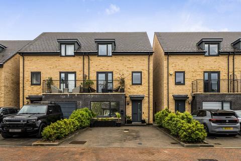 Semi-detached house - Cordwainers Road, Cheltenham, GL52 2DQ