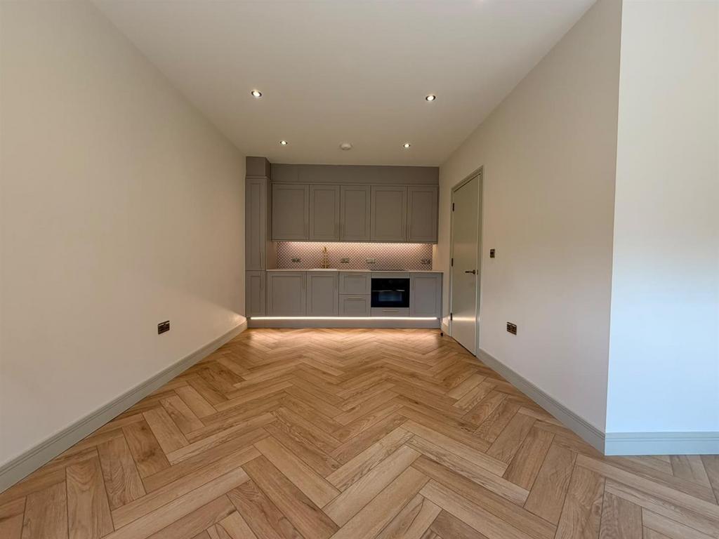 Apartment in Hove, Brighton and Hove - View 2