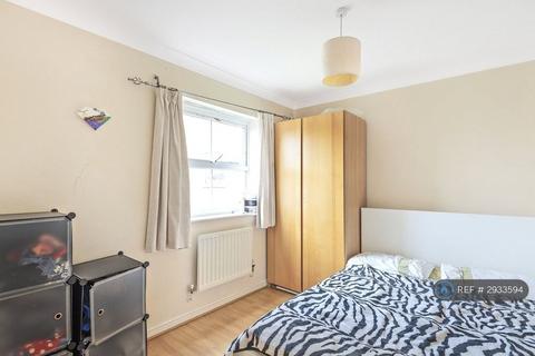 undefined, Crispin Way, Uxbridge, UB8