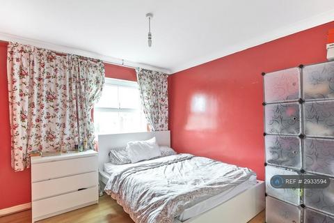 undefined, Crispin Way, Uxbridge, UB8