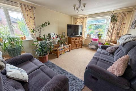 2 bedroom apartment for sale, Berrow Road, Burnham-on-Sea, Somerset, TA8