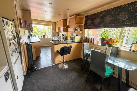 2 bedroom apartment for sale, Berrow Road, Burnham-on-Sea, Somerset, TA8