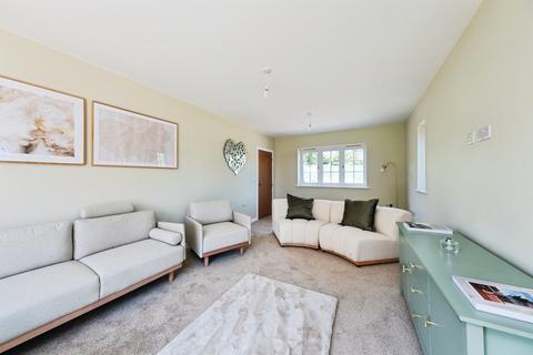 3 bedroom detached house for sale, Turweston Road, Brackley