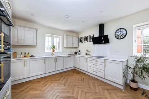 3 bedroom detached house for sale, Turweston Road, Brackley