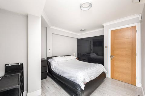 undefined, Vauxhall Bridge Road, London, SW1V