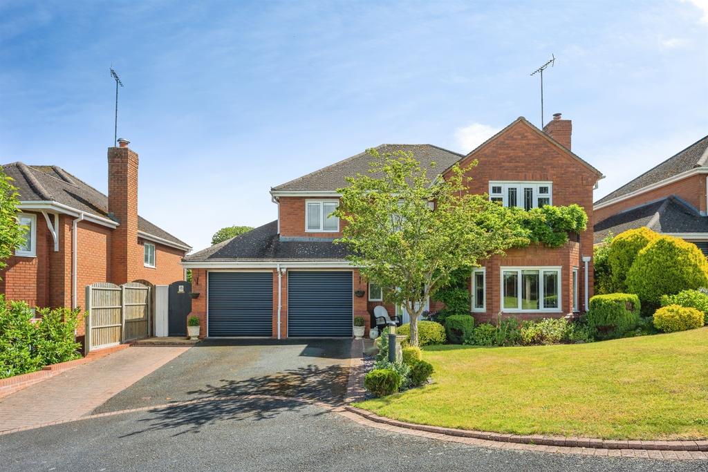 5 bedroom detached house for sale