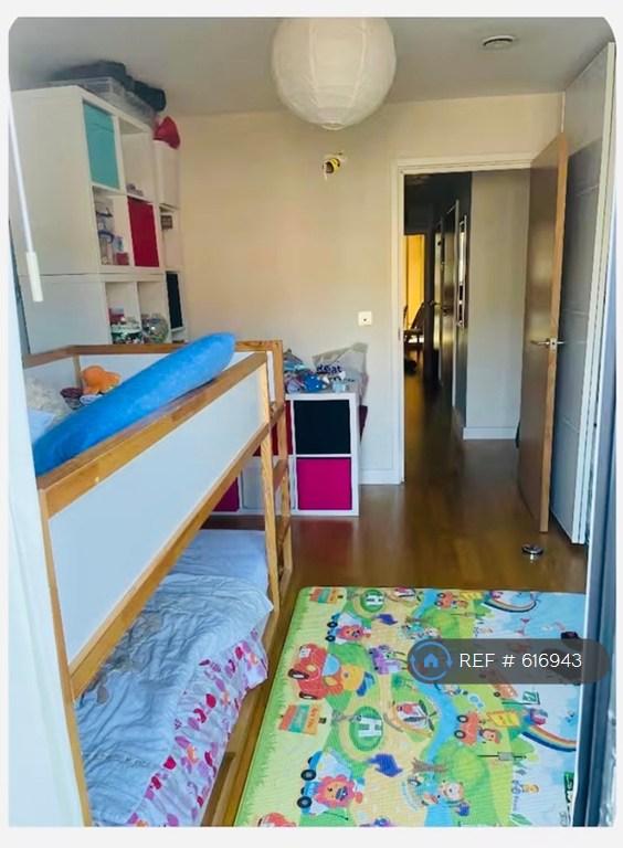 Apartment in London - More