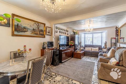 2 bedroom semi-detached bungalow for sale, Avondale Road, Basildon SS16