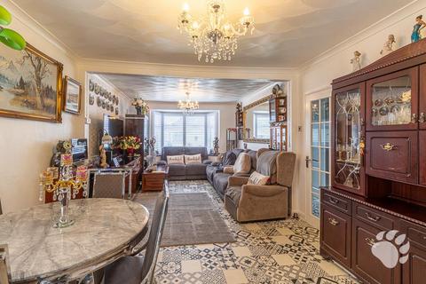 2 bedroom semi-detached bungalow for sale, Avondale Road, Basildon SS16