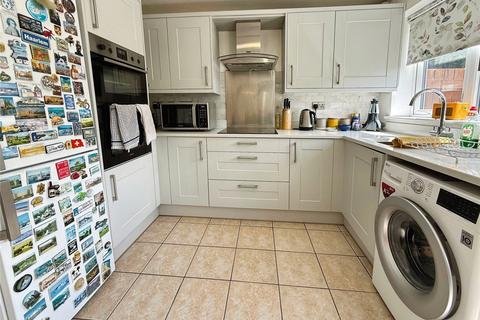 3 bedroom terraced house for sale, Glenarm Crescent, Lincolnshire LN5