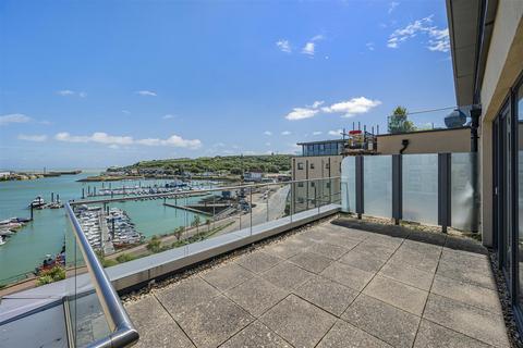 2 bedroom flat for sale, Valencay, West Quay, NEWHAVEN