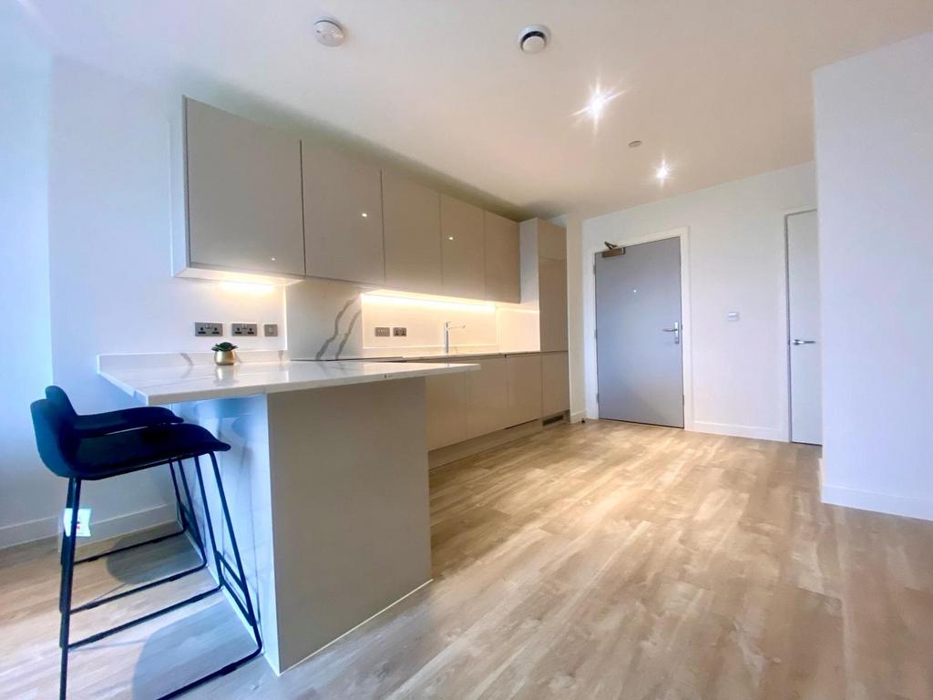 Apartment in Manchester, City Centre - View 5