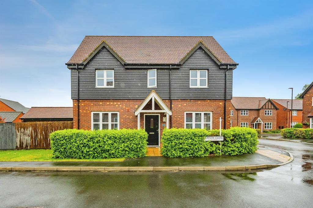 4 bedroom detached house for sale