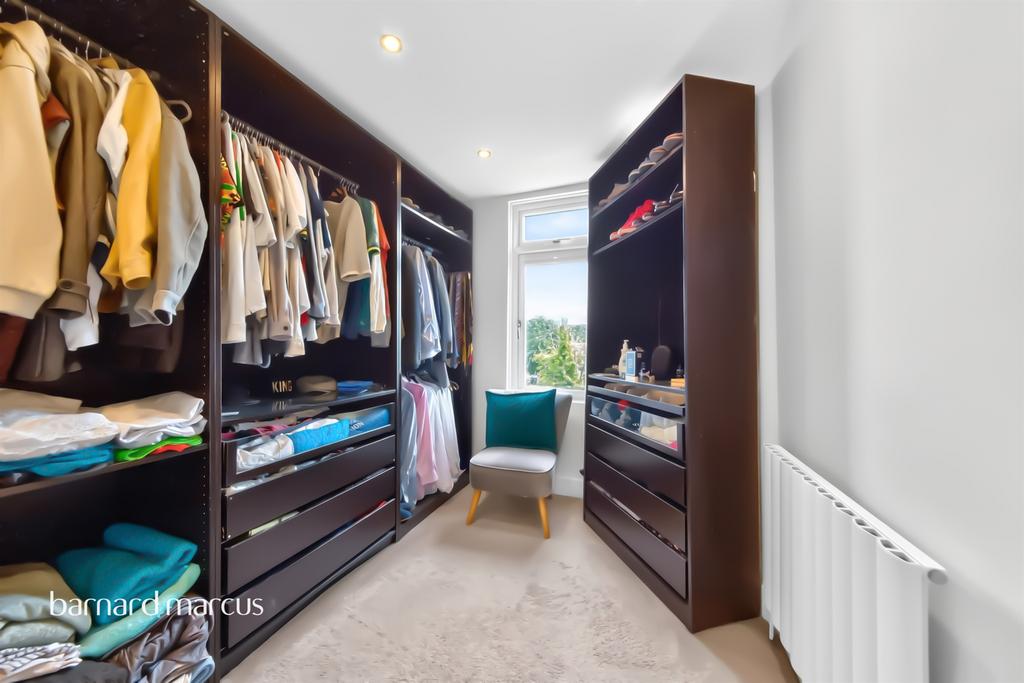 Walk-in wardrobe