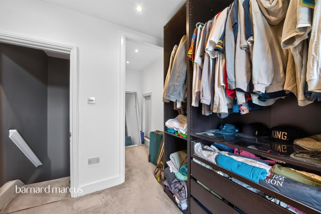 Walk-in wardrobe