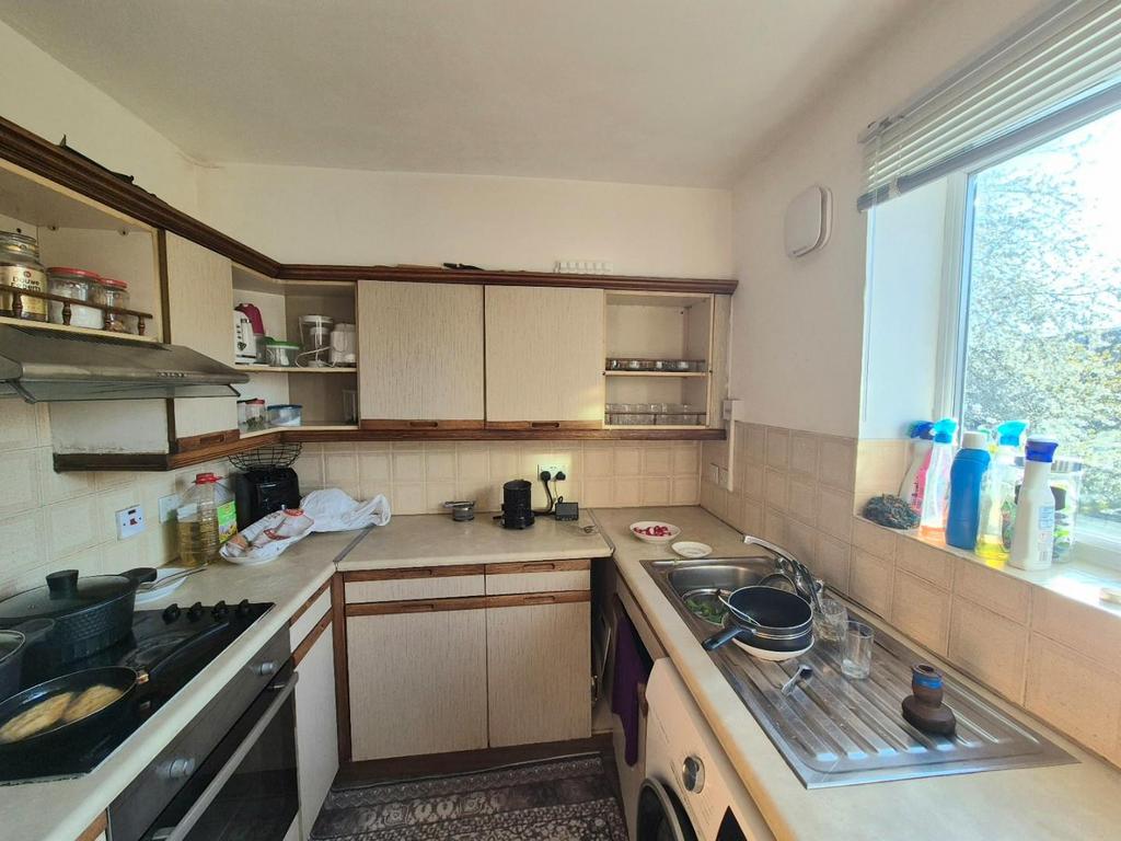 Apartment in Southall - View 2