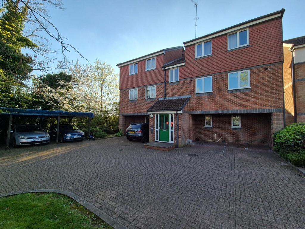 Apartment in Southall - View 5