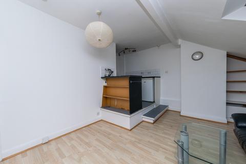 1 bedroom flat to rent, 116 Cross Flatts Avenue, LS11
