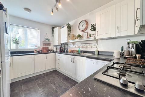 2 bedroom flat for sale, Santa Cruz Avenue, Milton Keynes, MK3