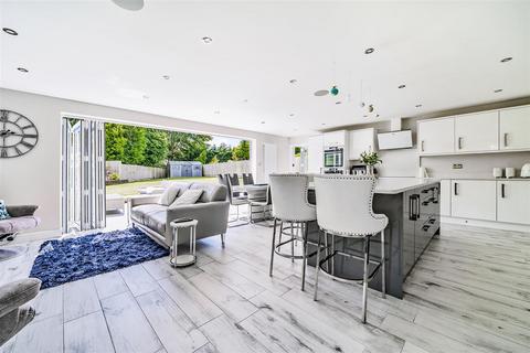 4 bedroom detached house for sale, Coronation Road, Yateley GU46