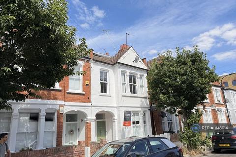 3 bedroom flat to rent, Edenvale St, London, SW6