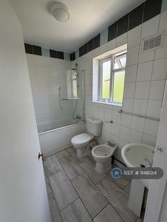 3 bedroom flat to rent, Edenvale St, London, SW6