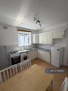 3 bedroom flat to rent, Edenvale St, London, SW6