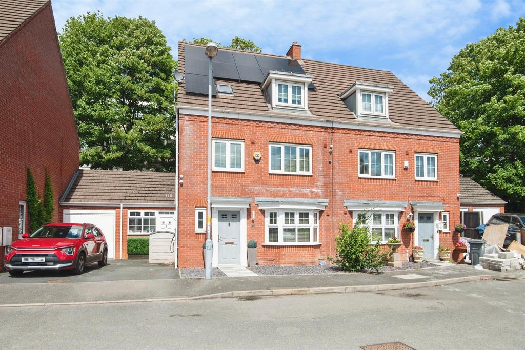6 bedroom semi-detached house for sale