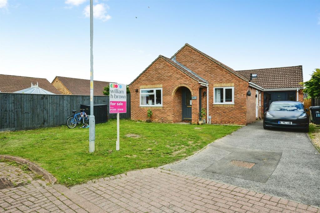 4 bedroom detached bungalow for sale
