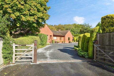 5 bedroom bungalow for sale, Heol Waterloo, Llanelli SA14