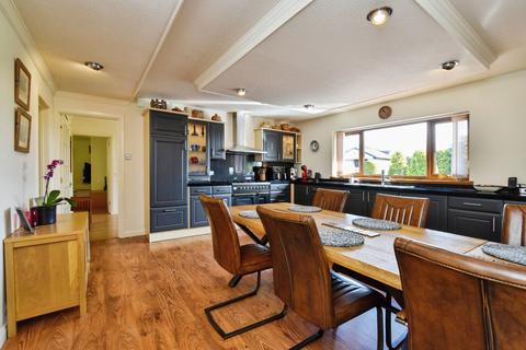 5 bedroom bungalow for sale, Heol Waterloo, Llanelli SA14