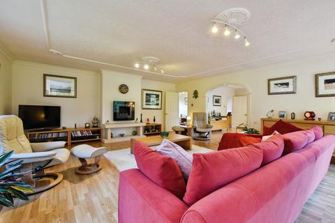 5 bedroom bungalow for sale, Heol Waterloo, Llanelli SA14