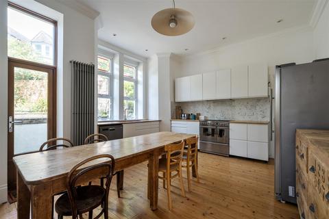 5 bedroom detached house for sale, Quarry Road, Hastings