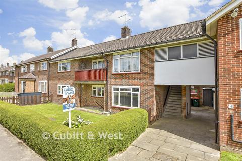 2 bedroom ground floor maisonette for sale, Swallow Road, Crawley RH11