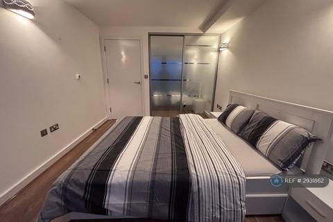 1 bedroom flat to rent, High Street, Slough, SL1