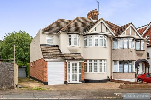 Belgrave Avenue, Gidea Park