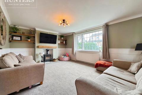 3 bedroom semi-detached house for sale, Bar Avenue, Mapplewell, Barnsley