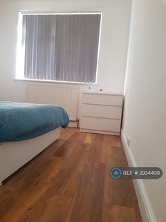 1 bedroom in a house share to rent, Worton Road, Isleworth, TW7